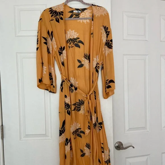 Yellow Floral Print Kimono - Picture 3 of 4